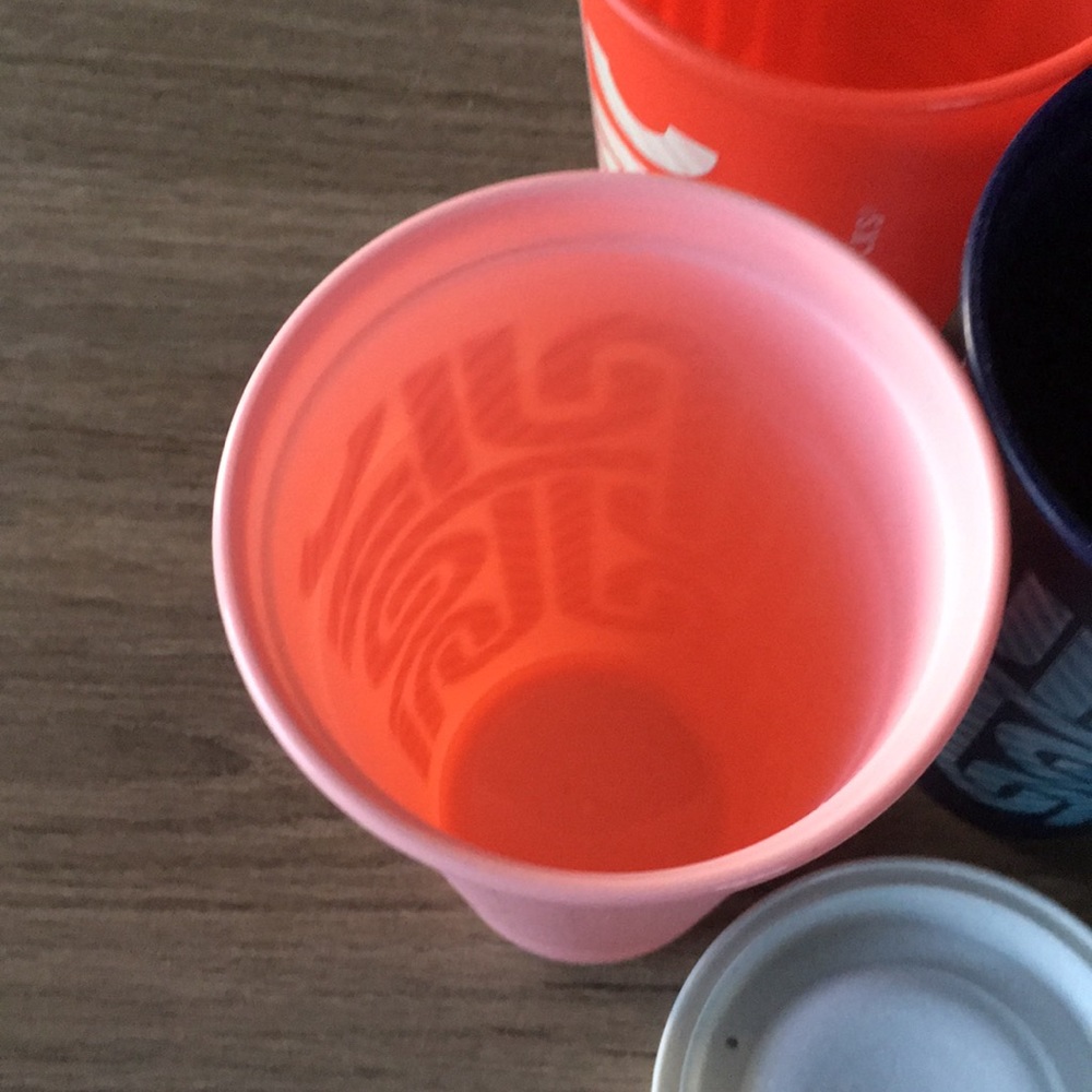 Starbucks plastic reusable cup 16fl oz/473ml - Picture 5 of 11